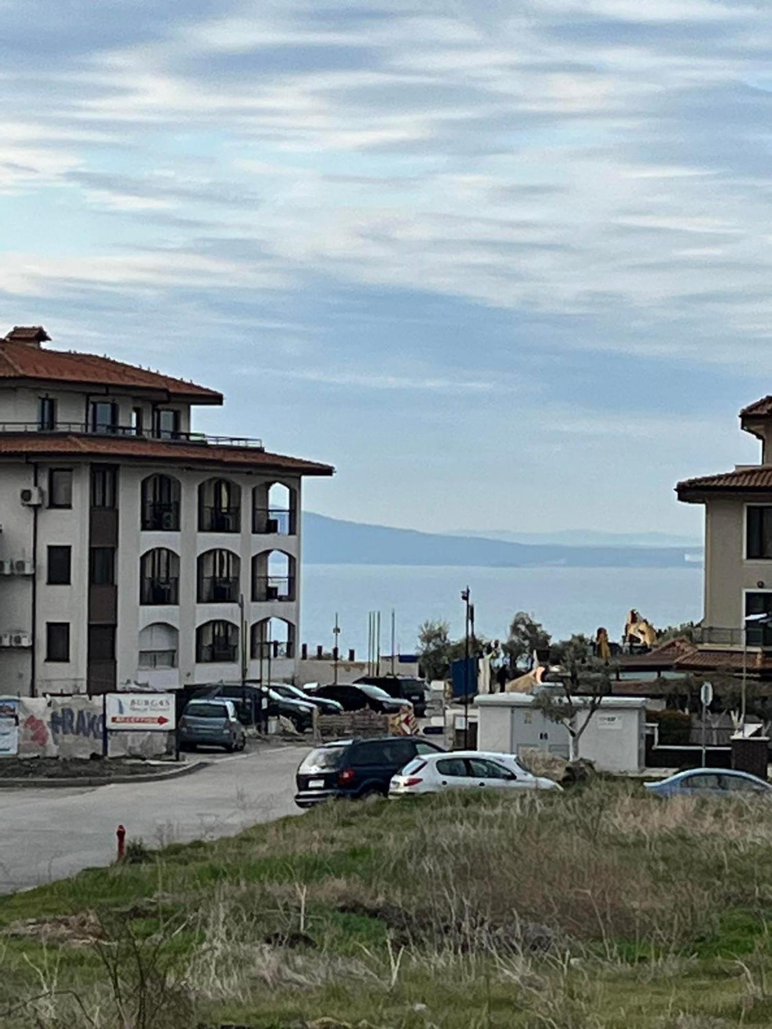 Луксозен Апартамент Анастасия-Сарафово На 150М От Морето Burgas Exteriör bild
